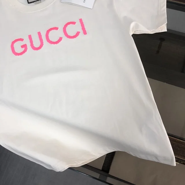 Gucci T-Shirts Logo-print crew-neck product detail image 13