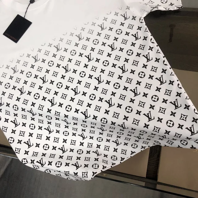 Louis Vuitton T-Shirts Short-Sleeve Crew-Neck product detail image 35