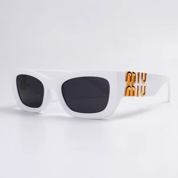 Miu Miu Oversized Cat-Eye Red Sunglasses - 18