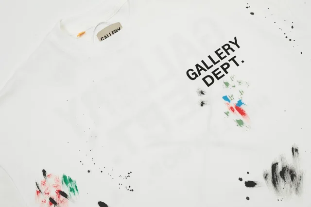 Gallery Dept. T-Shirts Eyes On You Graphic T-Shirt product detail image 31