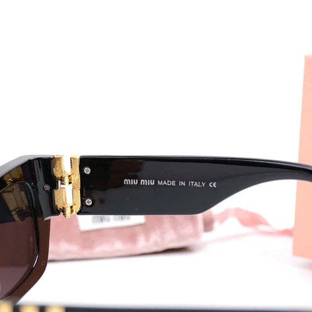 Miu Eyewear 2778 oversized cat-eye sunglasses product detail image 14