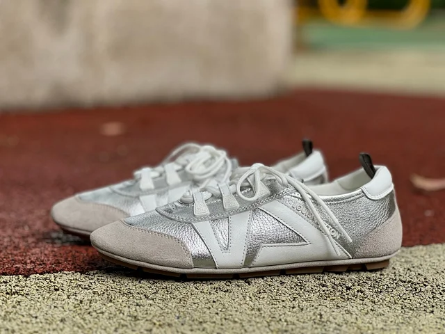 Louis Vuitton Sneakers Low-Top Logo product detail image 7