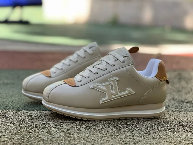 Louis Vuitton Sneakers Low-Top Logo product detail image 14