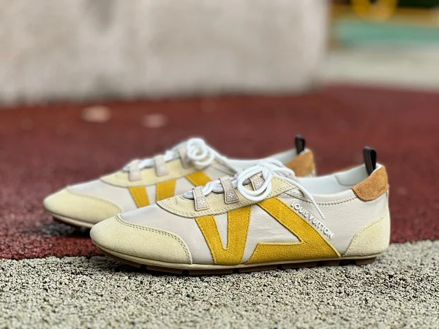 Louis Vuitton Sneakers Low-Top Logo product detail image 8