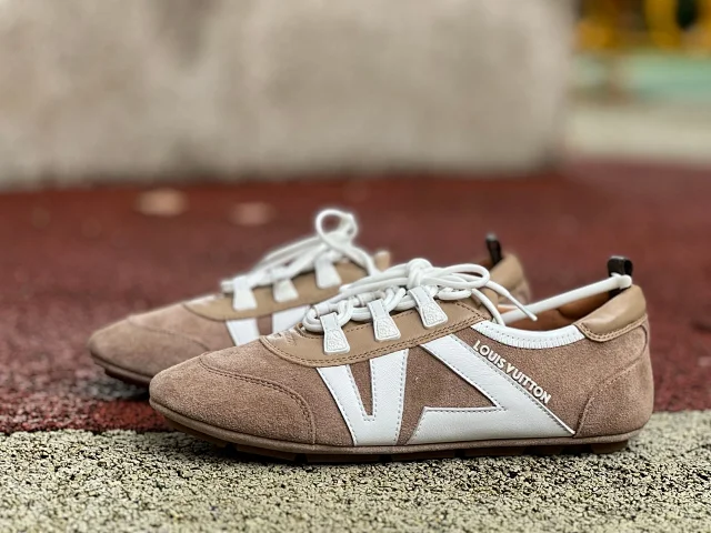 Louis Vuitton Sneakers Low-Top Logo product detail image 11
