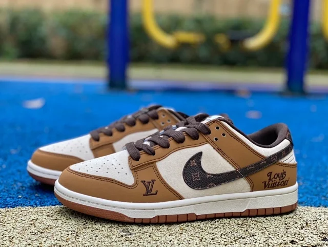 Louis Vuitton Sneakers Low-Top Logo product detail image 2