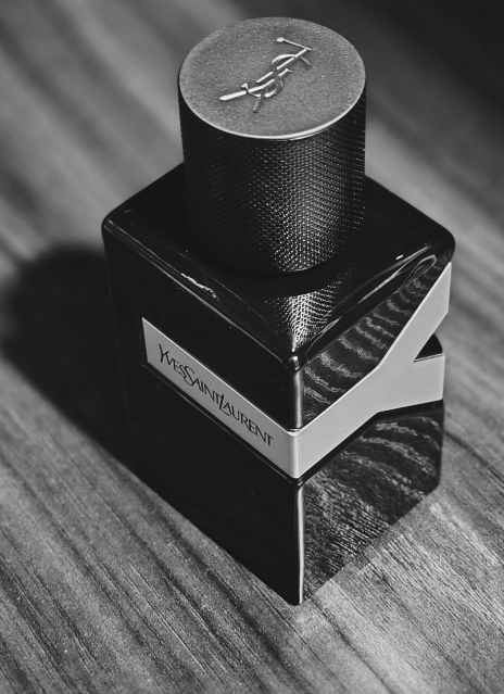 Delivery Y Eau de Parfum Intense100ml
