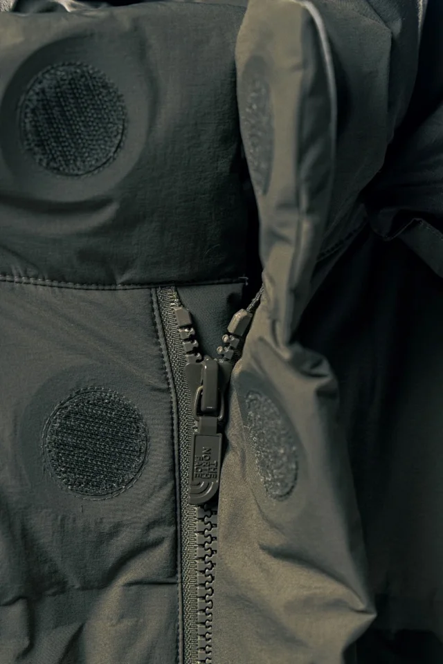 The North Face Down Jackets Hooded jacket with flap pockets product detail image 7