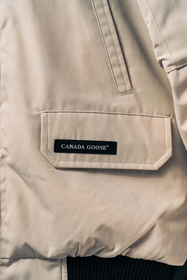 Canada Goose Down Jackets Fur-trim hood bomber jacket product detail image 30