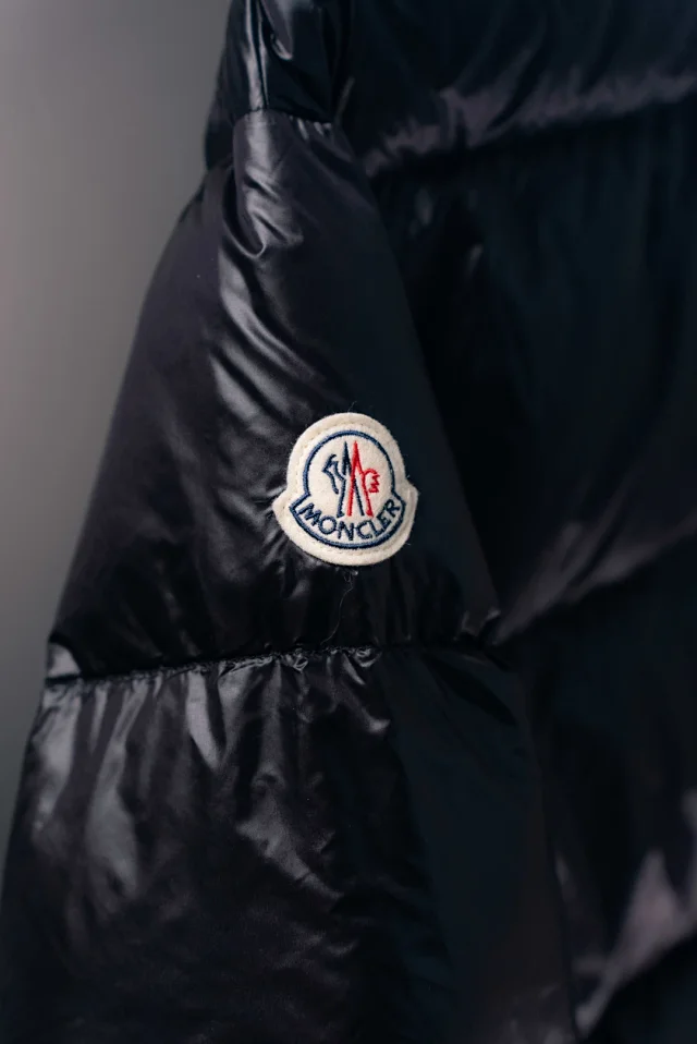 Moncler Down Jackets Short quilted bomber jacket with ribbed collar, cuffs and hem product detail image 5