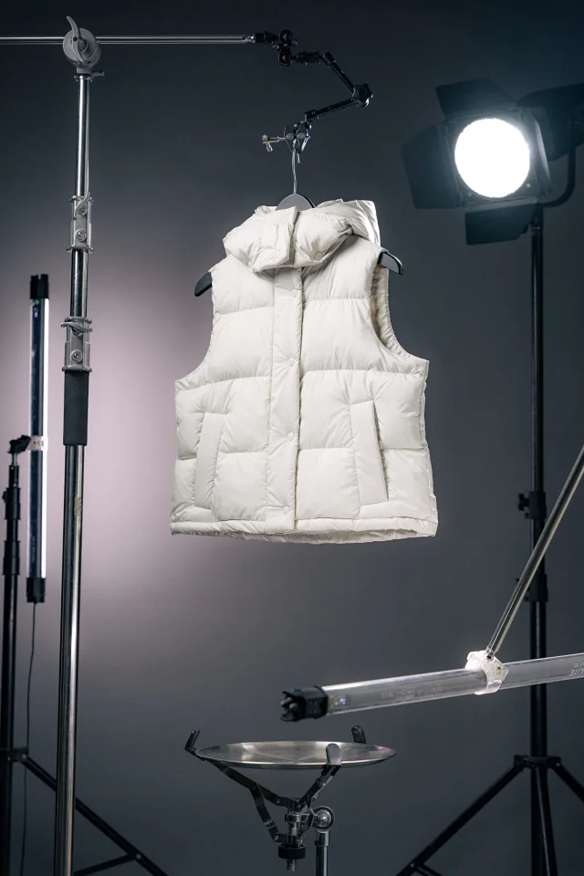 Unbranded Vests Padded snap-front vest with detachable hood and patch pockets product detail image 5