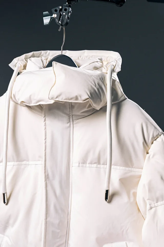 AMI Paris Down Jackets Heart Logo Hooded Jacket product detail image 17