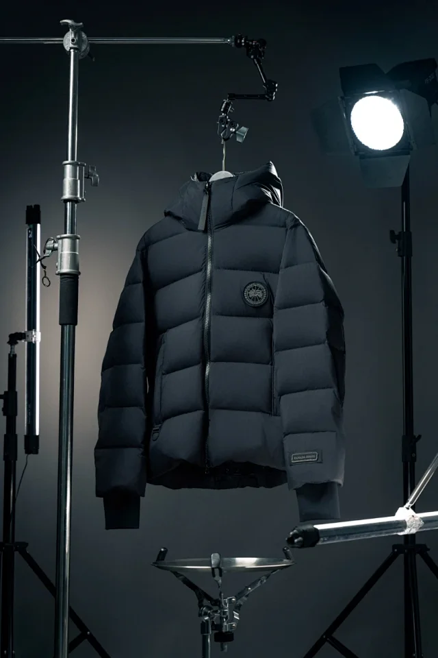 Canada Goose Down Jackets Hooded quilted puffer jacket with black-label patch product detail image 5