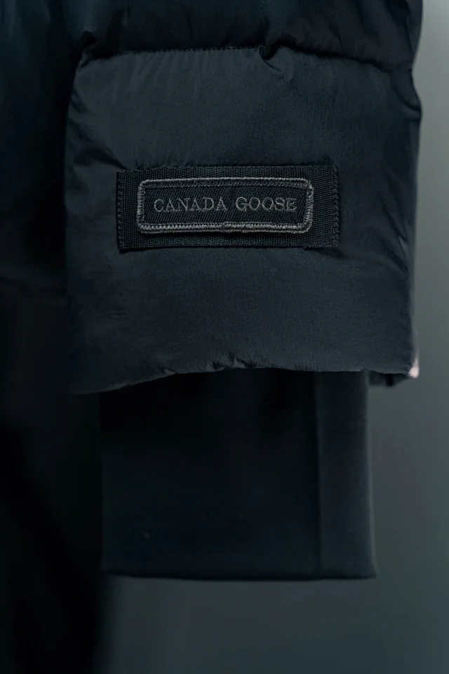 Canada Goose Down Jackets Hooded quilted puffer jacket with black-label patch product detail image 8