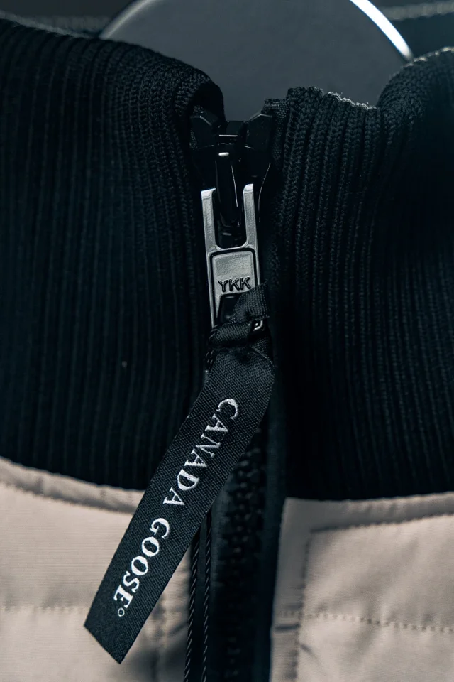 Canada Goose Down Jackets Short stand-collar puffer jacket product detail image 13