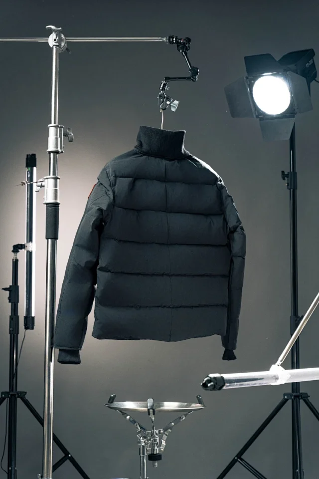 Canada Goose Down Jackets Short stand-collar puffer jacket product detail image 6