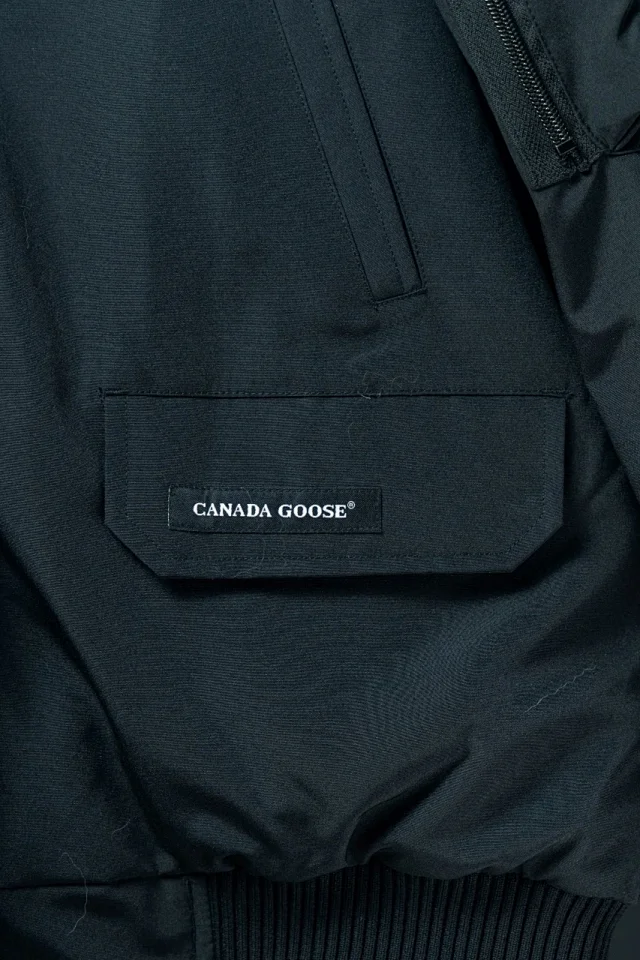 Canada Goose Down Jackets Fur-trim hood bomber jacket product detail image 9
