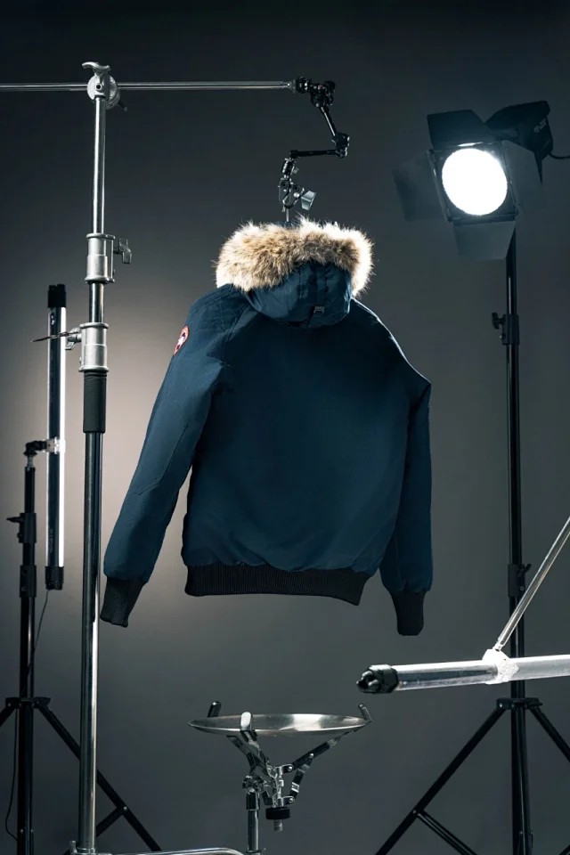 Canada Goose Down Jackets Fur-trim hood bomber jacket product detail image 20