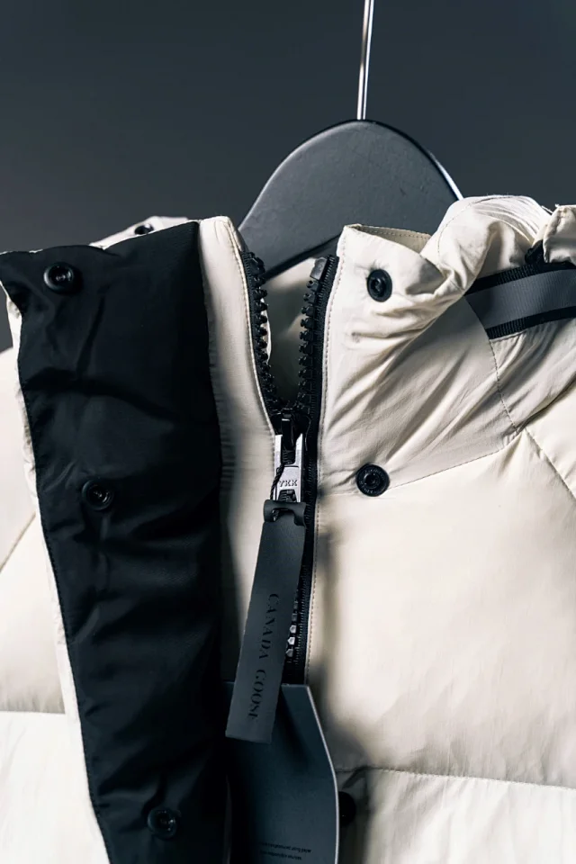 Canada Goose Down Jackets Hooded quilted puffer jacket with black-label patch product detail image 27