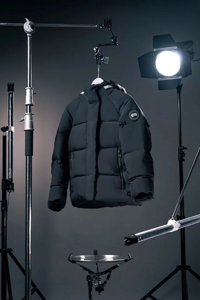 Canada Goose Down Jackets Hooded quilted puffer jacket with black-label patch product detail image 32