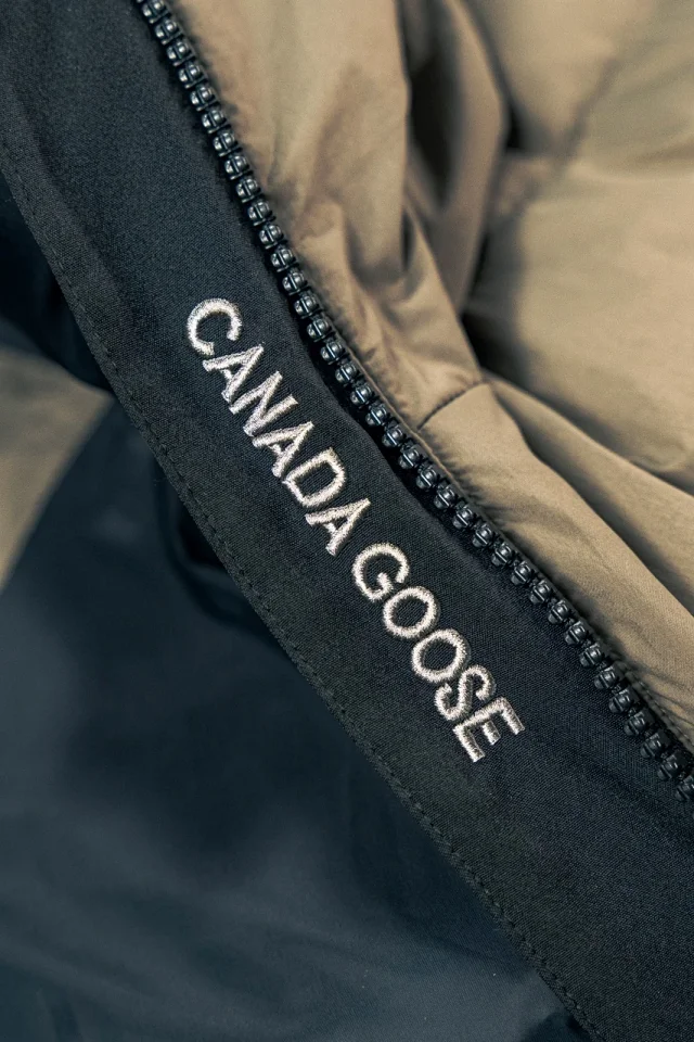 Canada Goose Down Jackets Hooded quilted puffer jacket with black-label patch product detail image 20