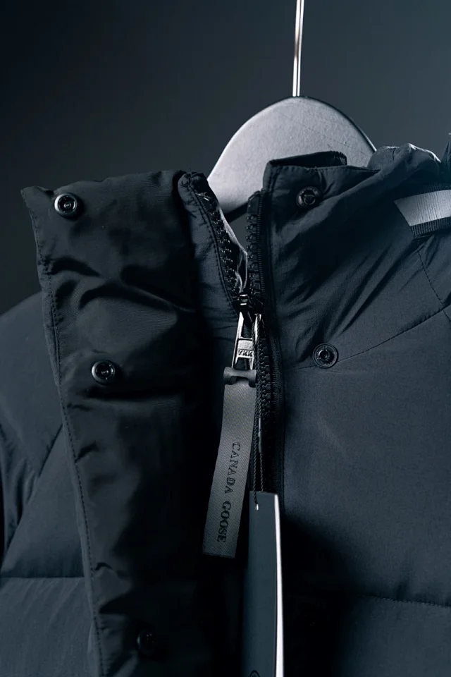 Canada Goose Down Jackets Hooded quilted puffer jacket with black-label patch product detail image 36