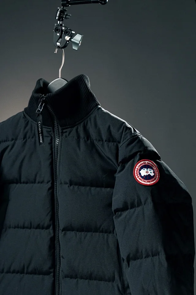 Canada Goose Down Jackets Short stand-collar puffer jacket product detail image 5