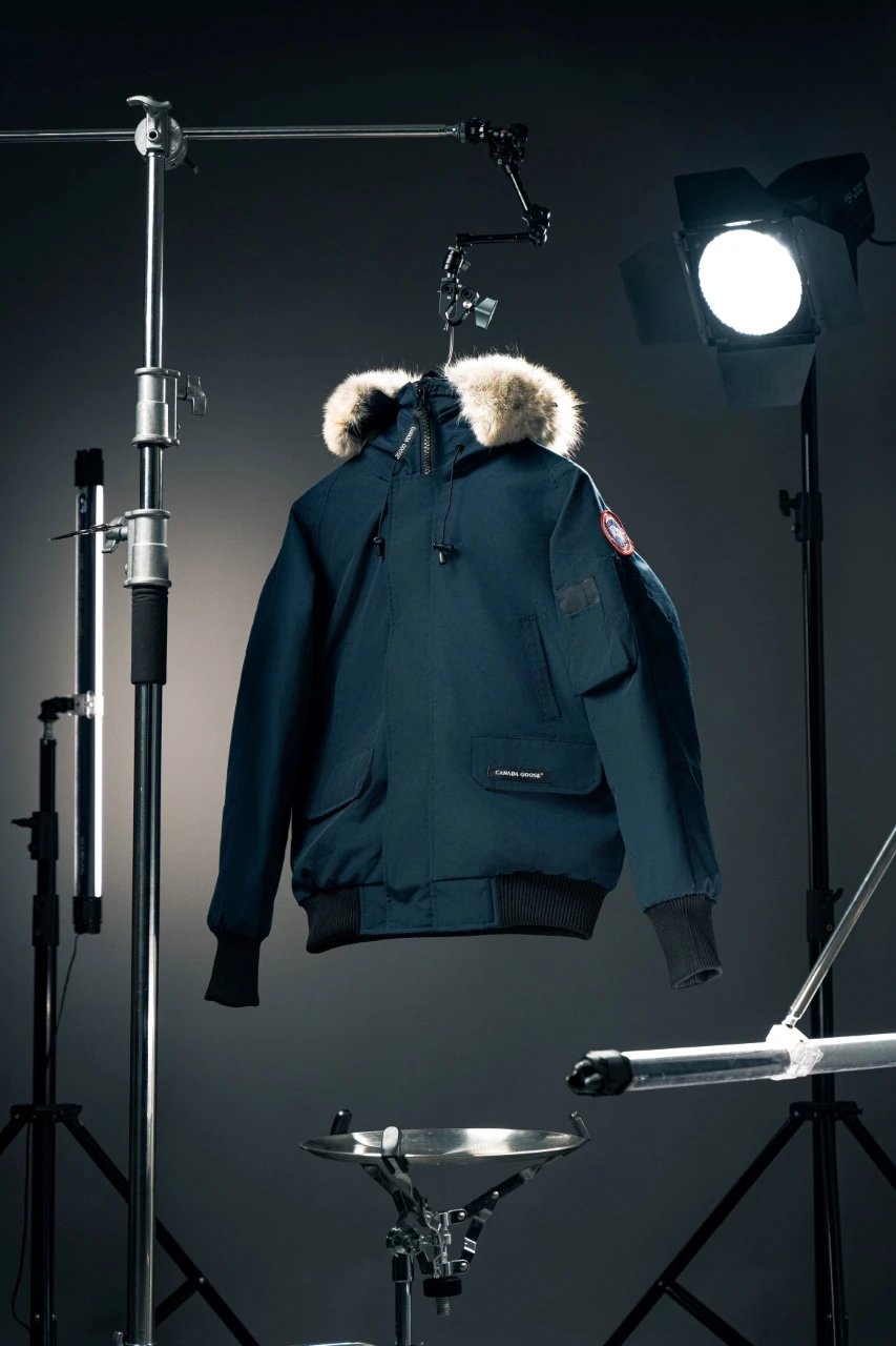 Canada Goose Down Jackets Fur-trim hood bomber jacket — Dark blue