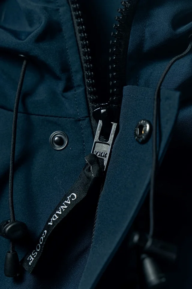 Canada Goose Down Jackets Fur-trim hood bomber jacket product detail image 24