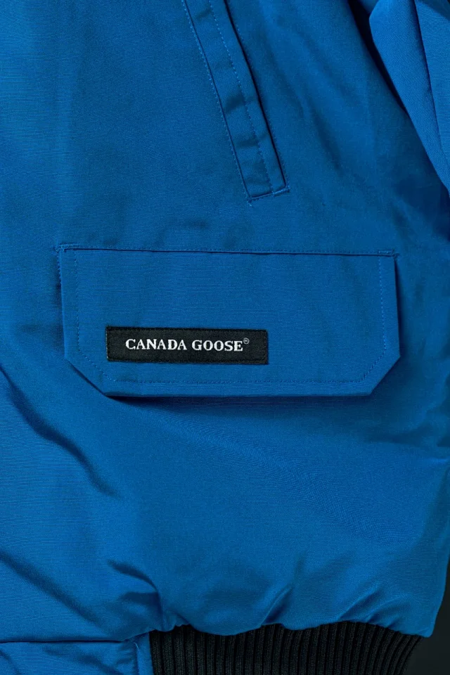 Canada Goose Down Jackets Fur-trim hood bomber jacket product detail image 16