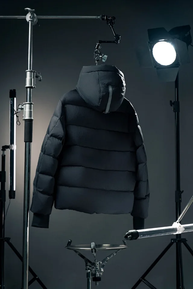Canada Goose Down Jackets Hooded quilted puffer jacket with black-label patch product detail image 7
