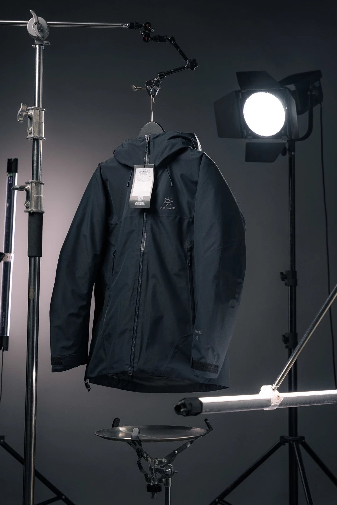 Kailas Down Jackets Aspen hooded ski jacket — black