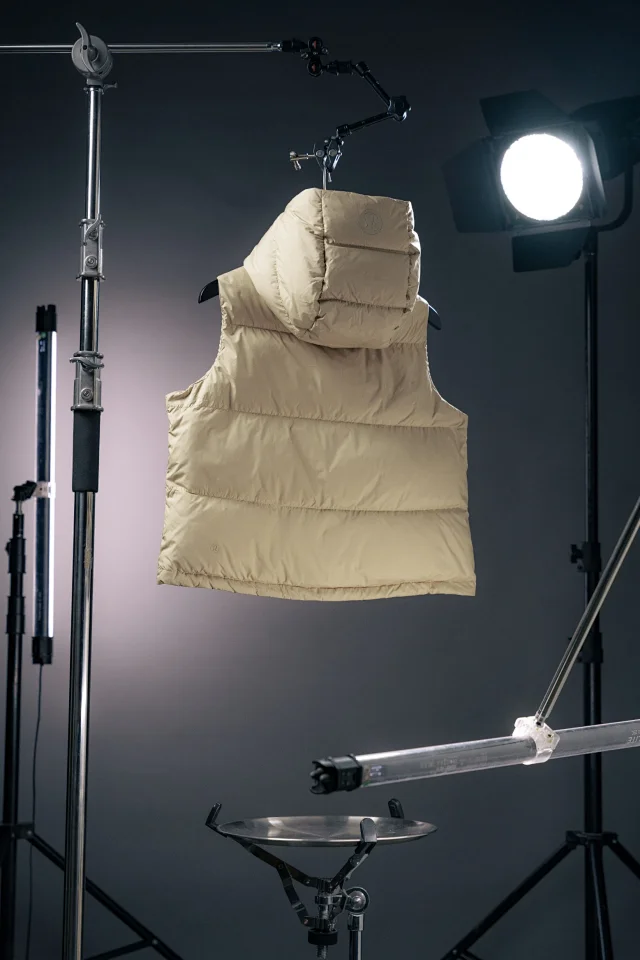 Unbranded Vests Padded snap-front vest with detachable hood and patch pockets product detail image 12