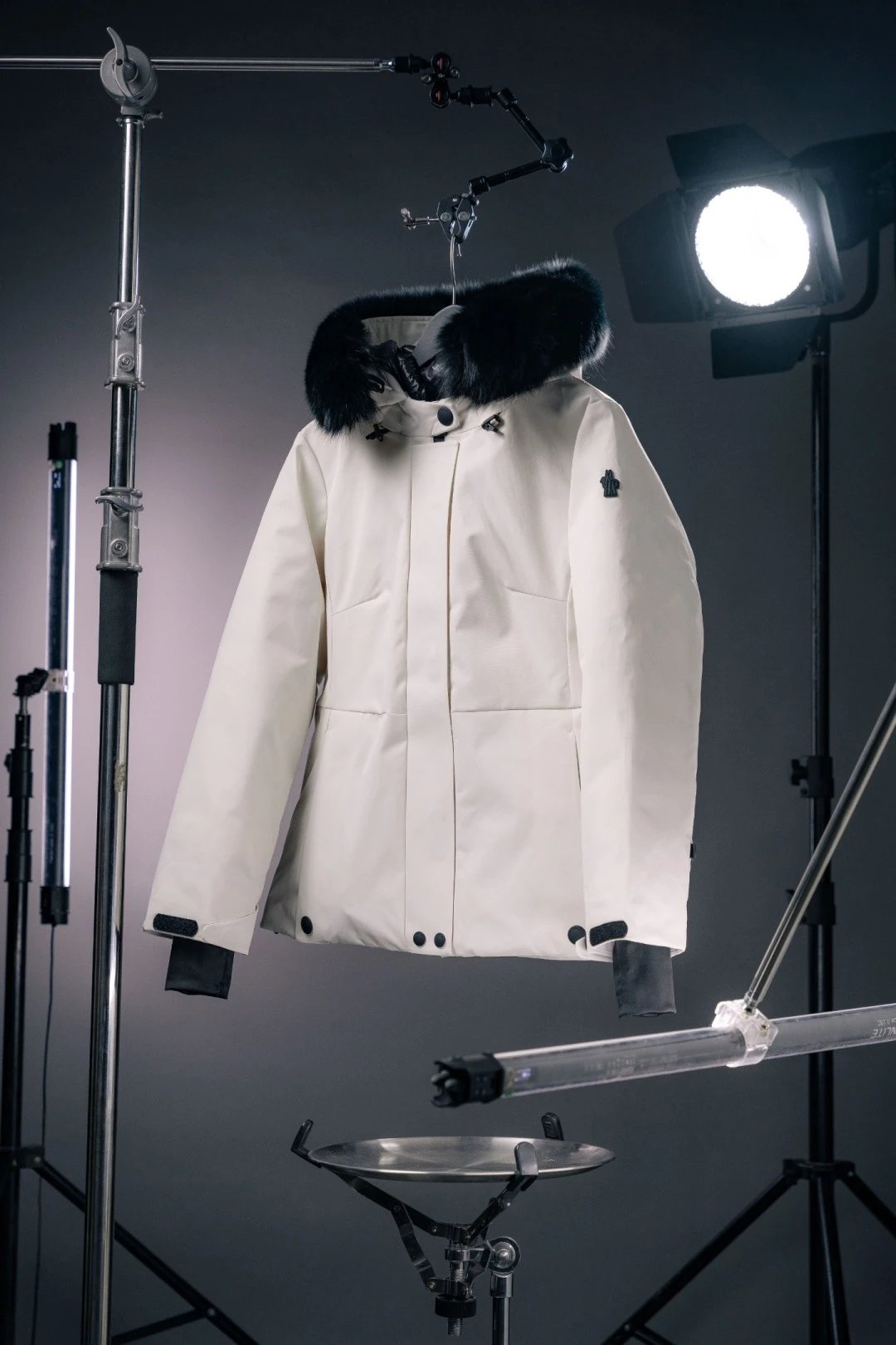 Moncler Down Jackets Fur-Trim Hooded Jacket — white