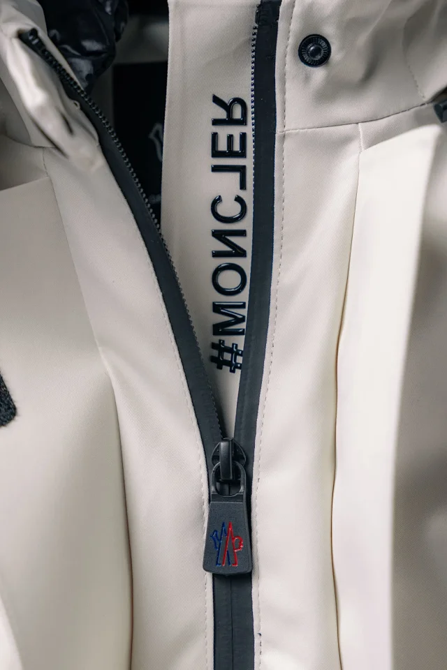 Moncler Down Jackets Fur-Trim Hooded Jacket product detail image 9