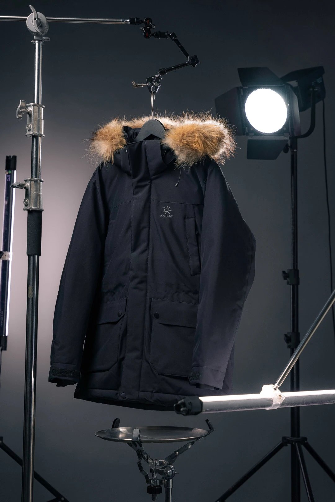 Kailas Down Jackets Fur-trim hood parka with flap pockets — black