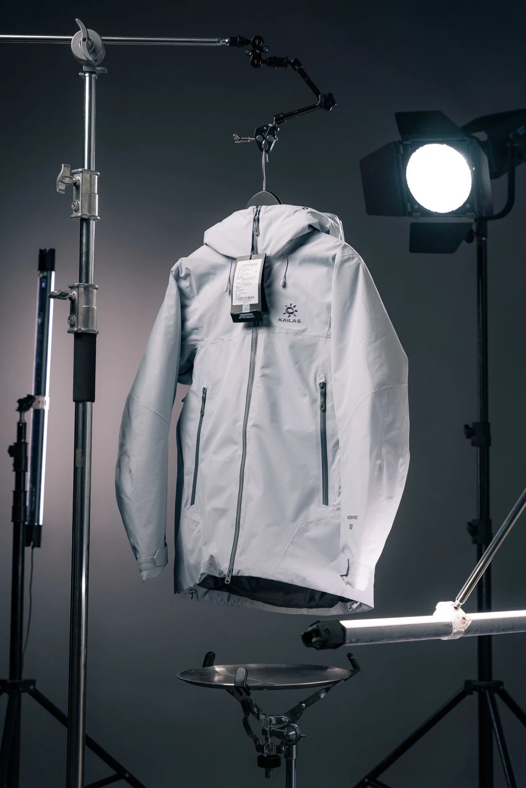 Kailas Down Jackets Aspen hooded ski jacket — Grayish white