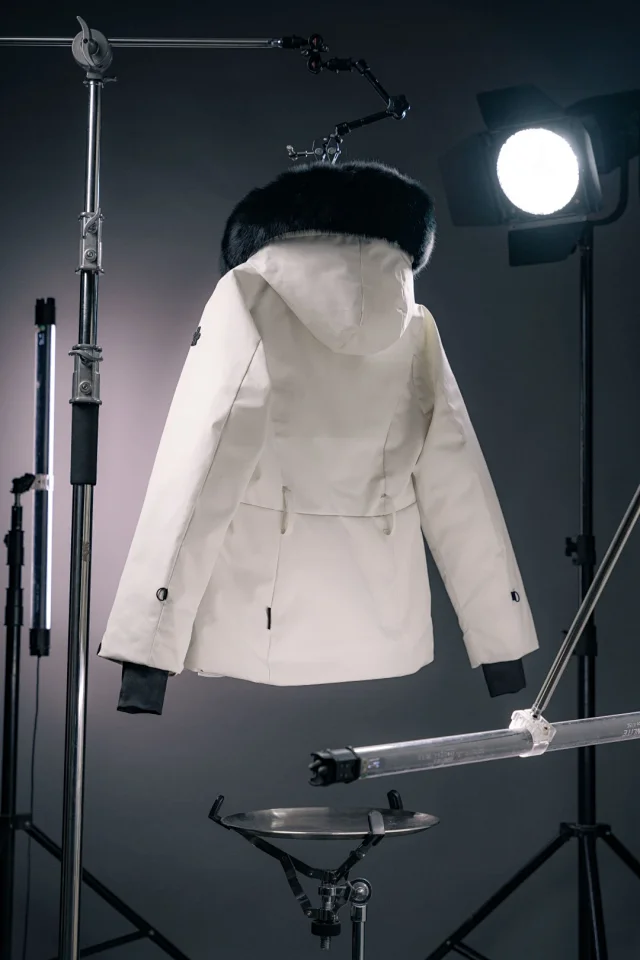 Moncler Down Jackets Fur-Trim Hooded Jacket product detail image 6