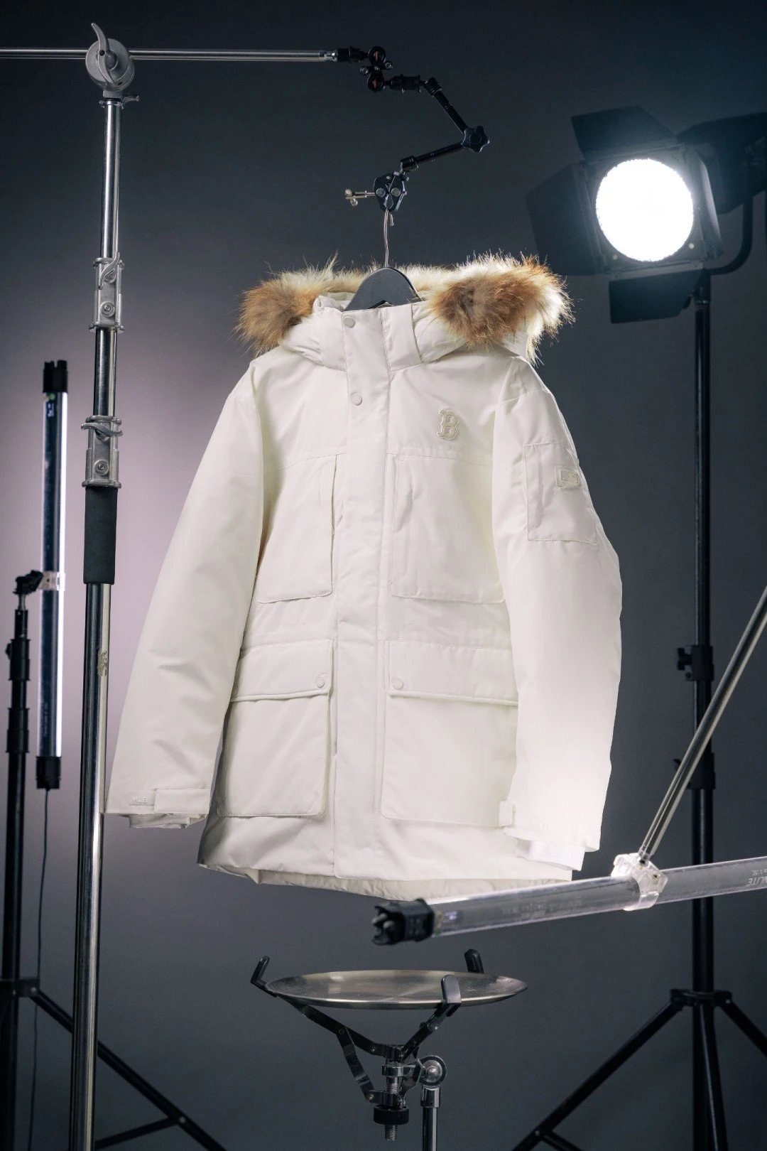 MLB Down Jackets Fur-Trim Hooded Parka with Embroidered Team Logos — white