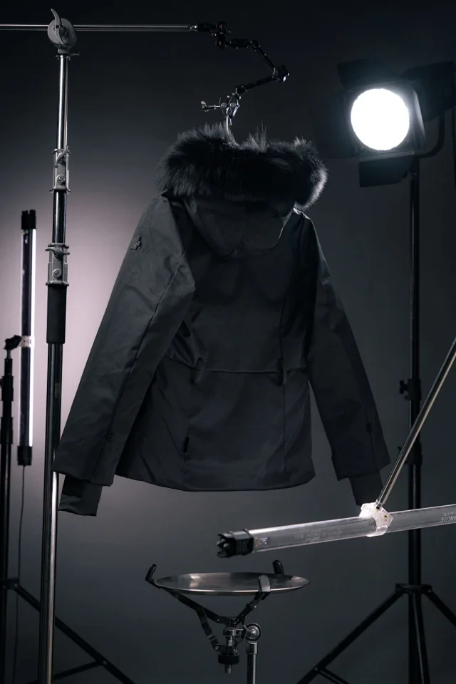 Moncler Down Jackets Fur-Trim Hooded Jacket product detail image 12