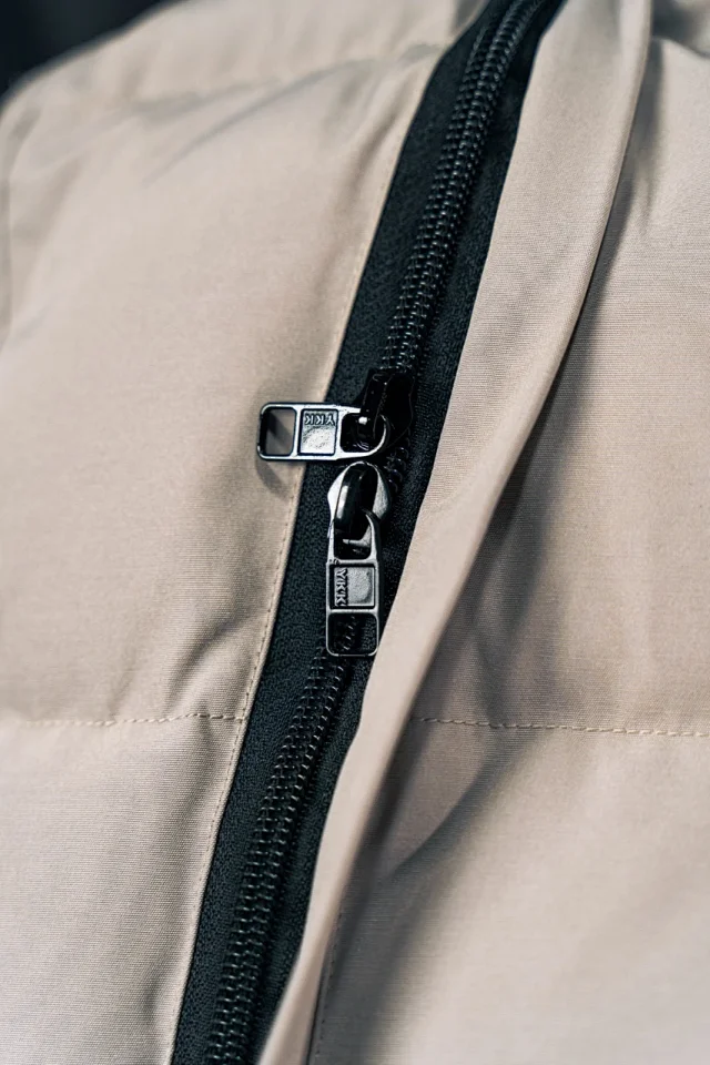 Canada Goose Down Jackets Short stand-collar puffer jacket product detail image 15