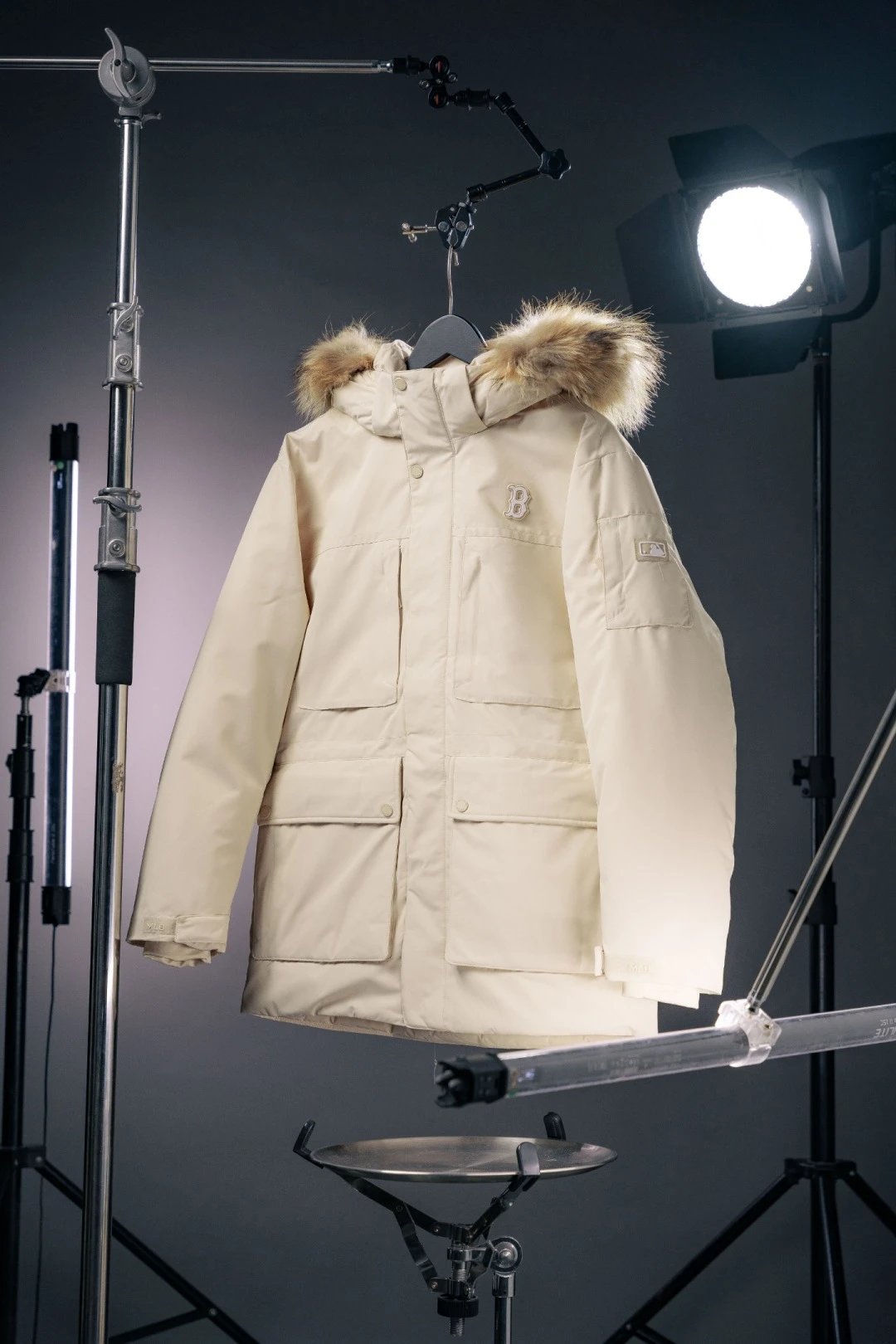 MLB Down Jackets Fur-Trim Hooded Parka with Embroidered Team Logos — rice