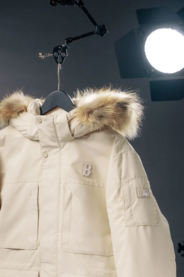 MLB Down Jackets Fur-Trim Hooded Parka with Embroidered Team Logos product detail image 10
