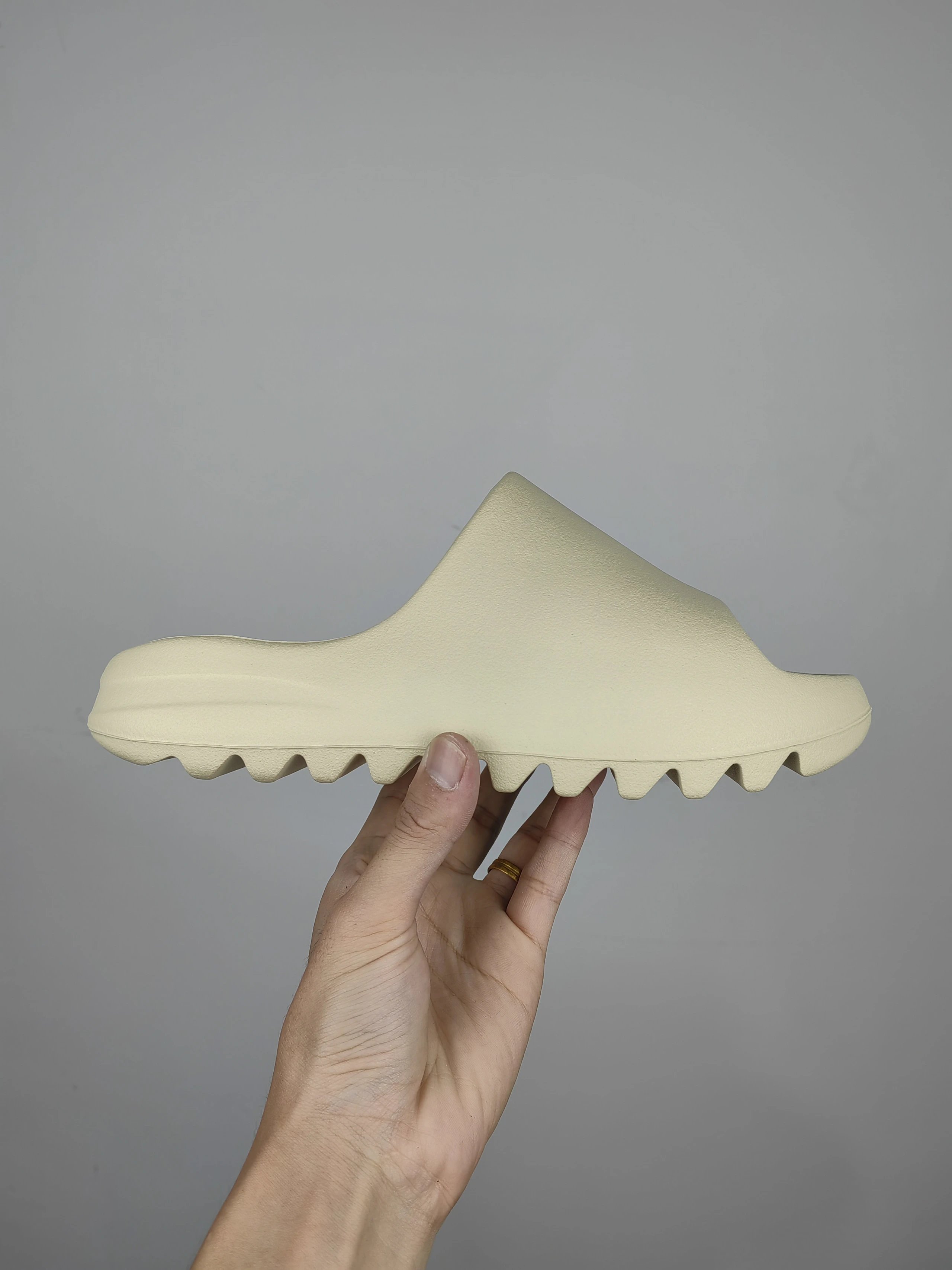 Bone White Matte (FZ5897)