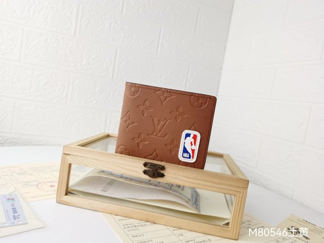 LV Louis Vuitton wallet: seller detail photo 8