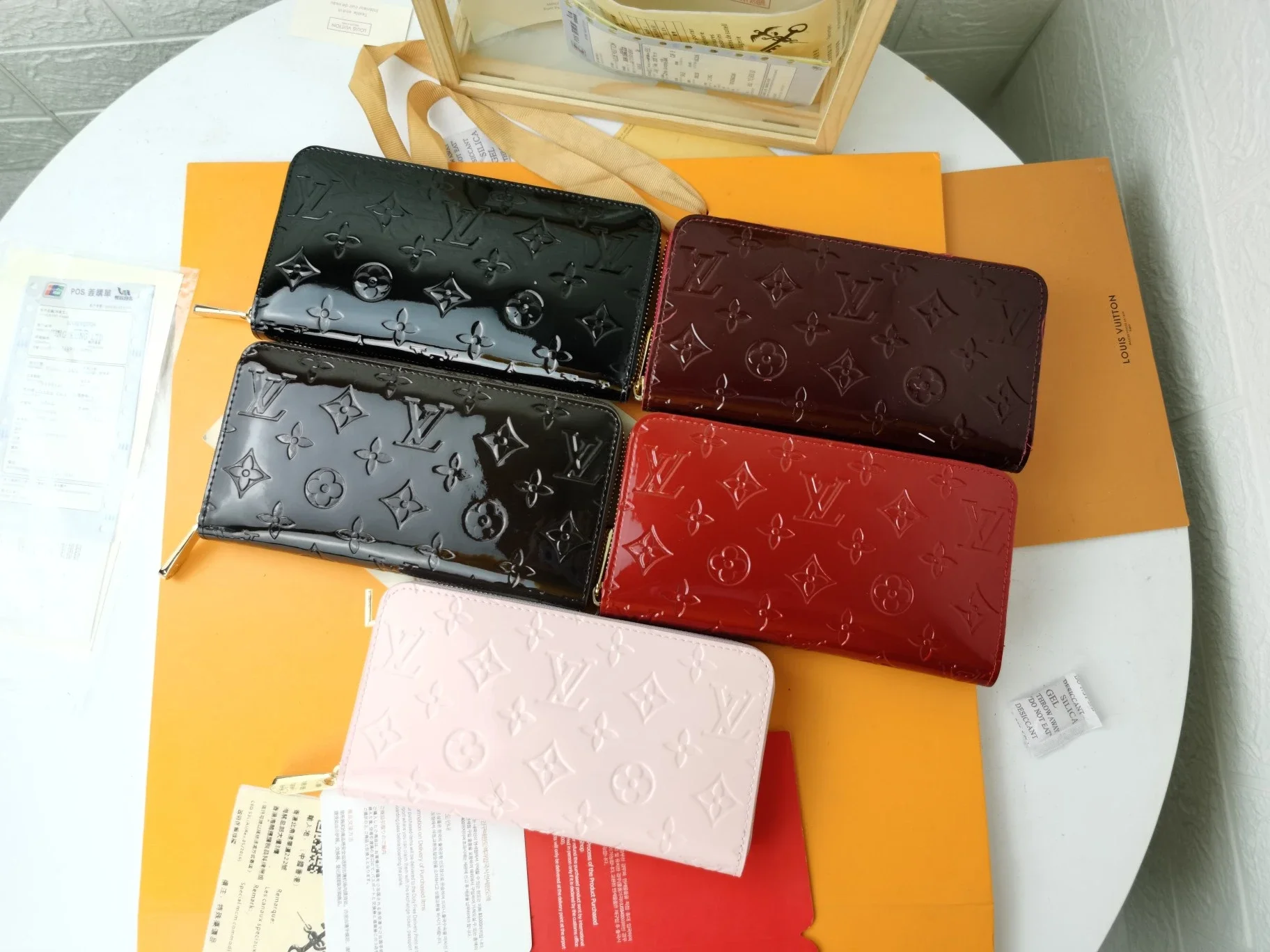 Cartera LV