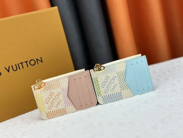 Louis Vuitton Multiple wallet models product detail image 11