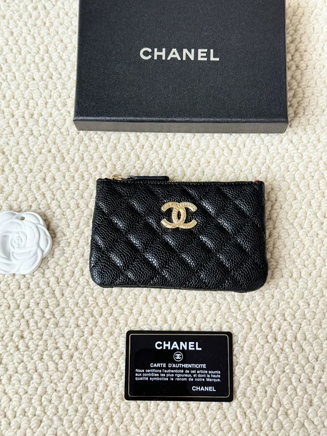 Chanel Wallets & Card Holders Quilted Zip Wallet product detail image 6