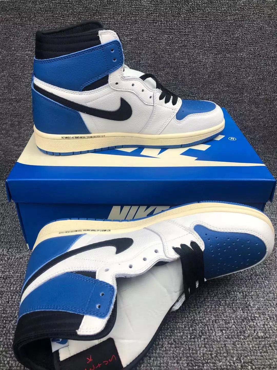 Lightning High Reverse Swoosh