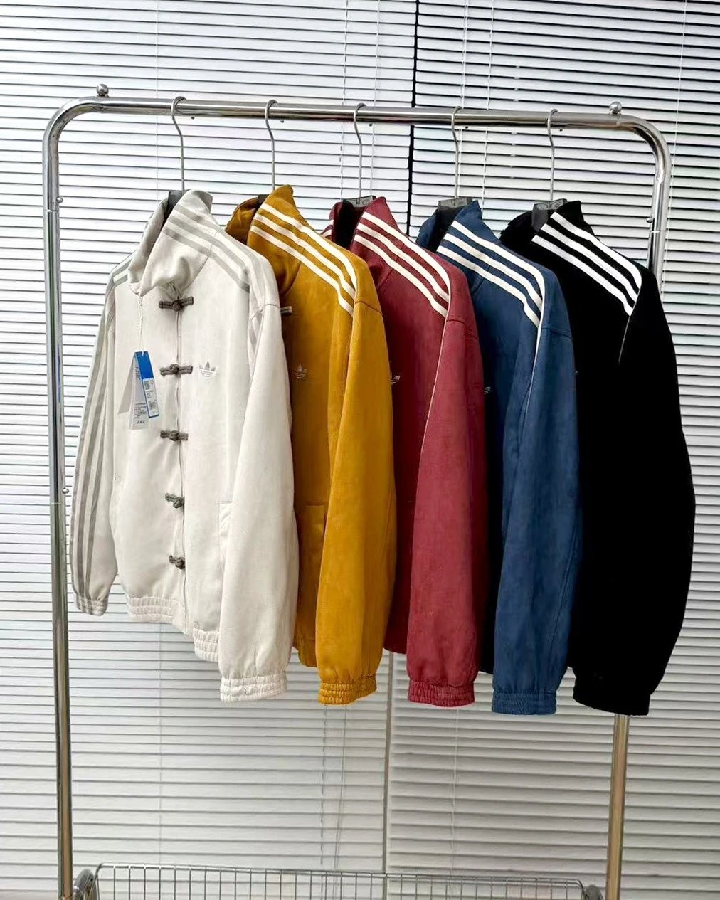 A Year of the Snake limited edition Tang style embroidered logo suede fabric collar retro casual jacket for both men and women
